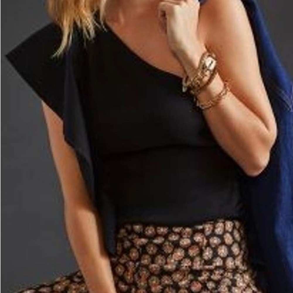 Anthropologie asymmetrical top